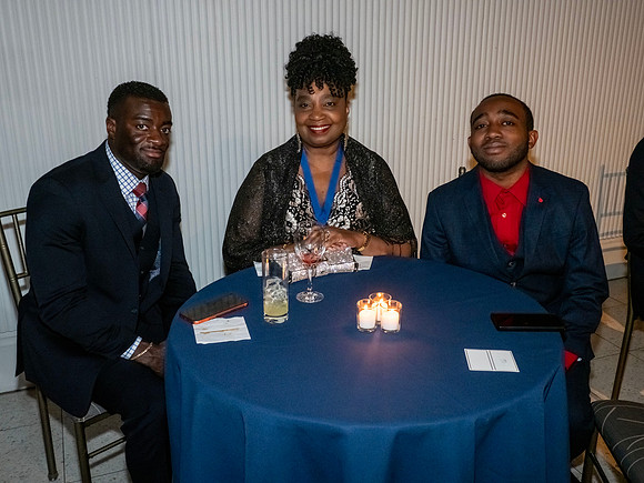 _B130738