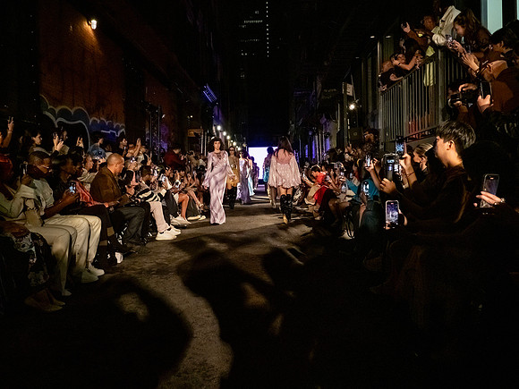 _9075452 Custo Barcelona © Frank Rocco
