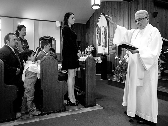 _F272007BW