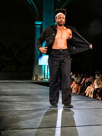 _9059261DapperQ © Frank Rocco